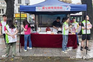 痛失绝平空篮机会！波杰姆斯基7投4中得11分4板4助1断